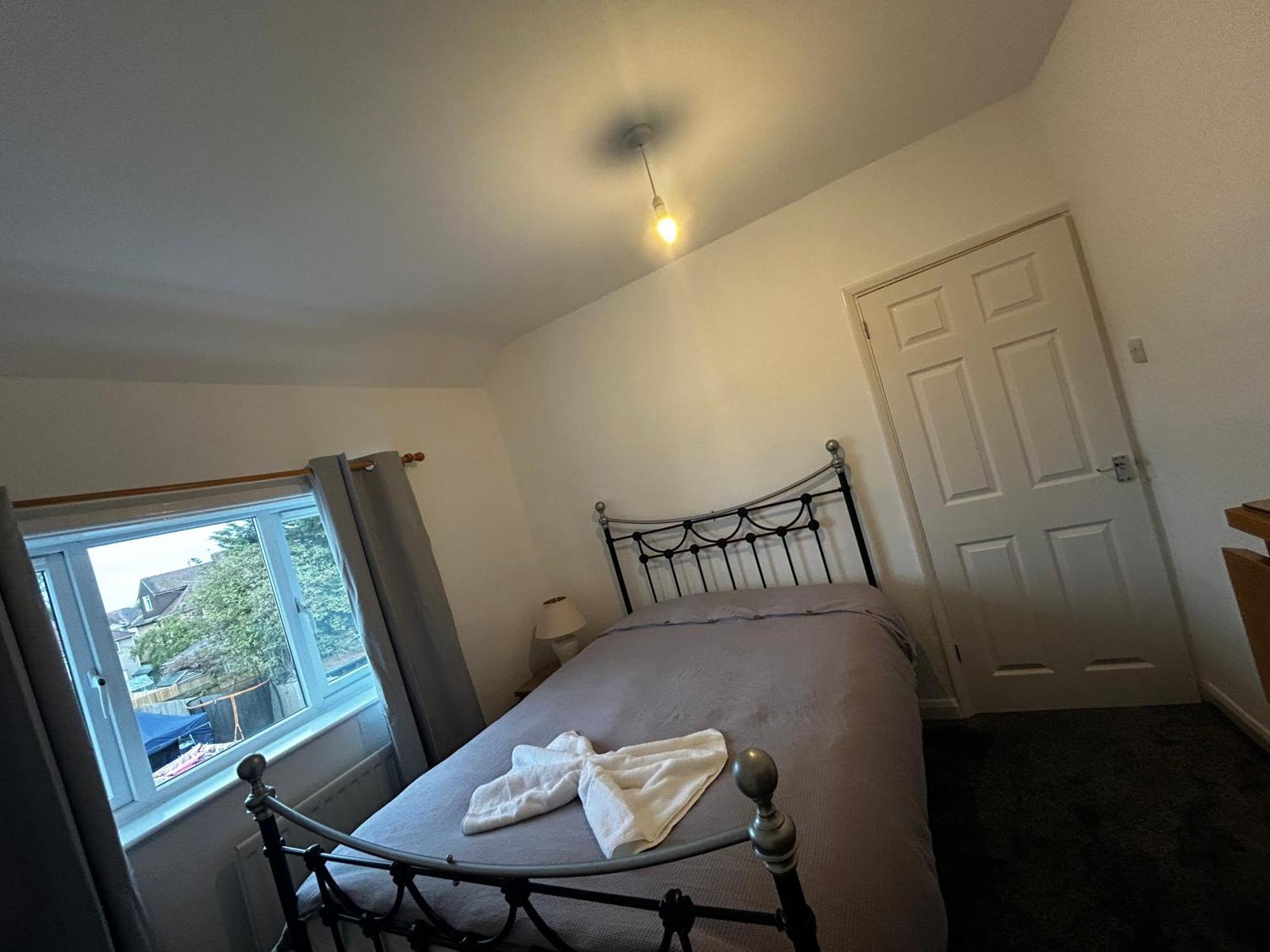 בריסטול Family Home Near Cribbs Causeway And The Wave, Just 2 Minutes From Airbus And Rolls Royce מראה חיצוני תמונה
